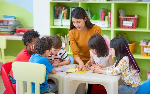 image of the students and the teacher
